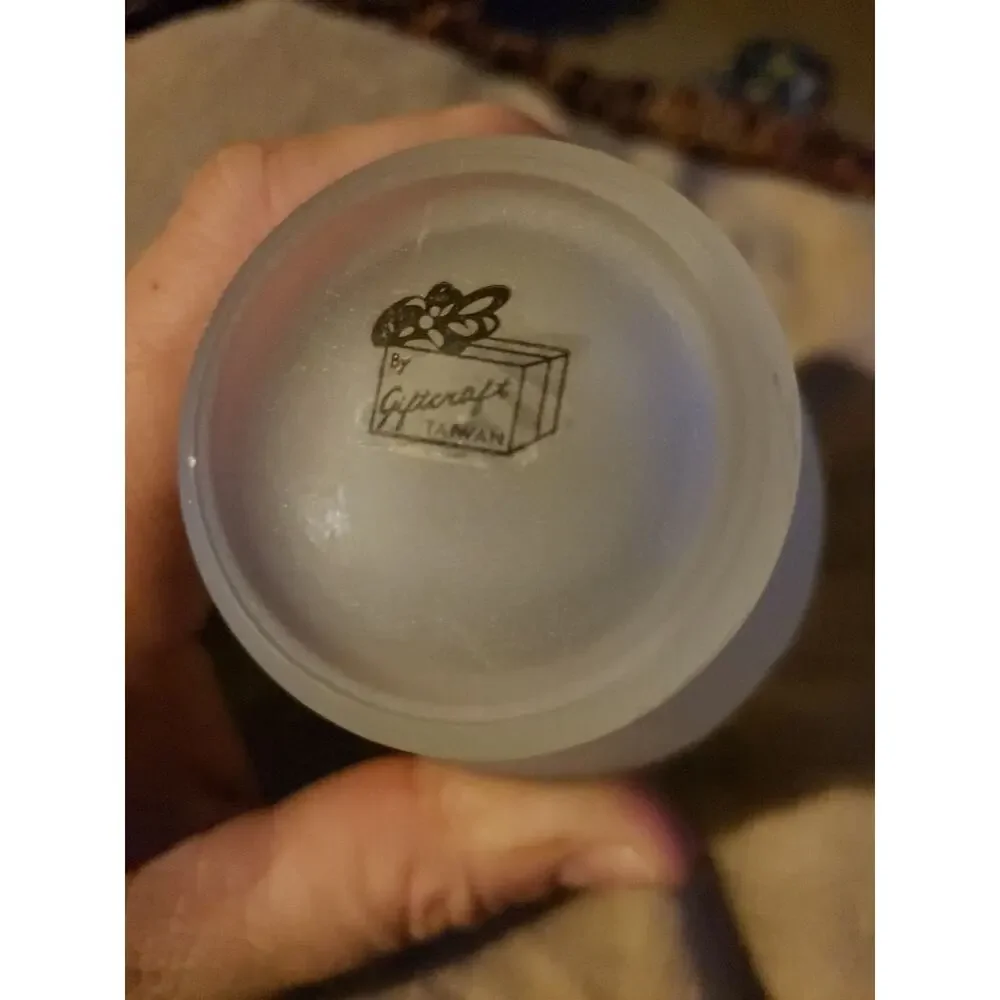 Giftcraft satin glass vase made in tiawan